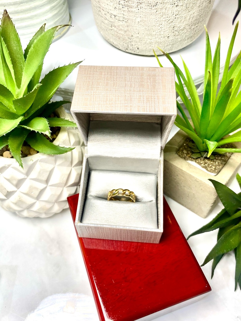 NWT Gold-Tone Chain-Link Dainty Ring